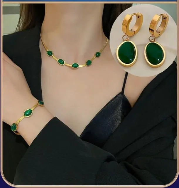 Emerald necklace earrings bracelet - Future Souk